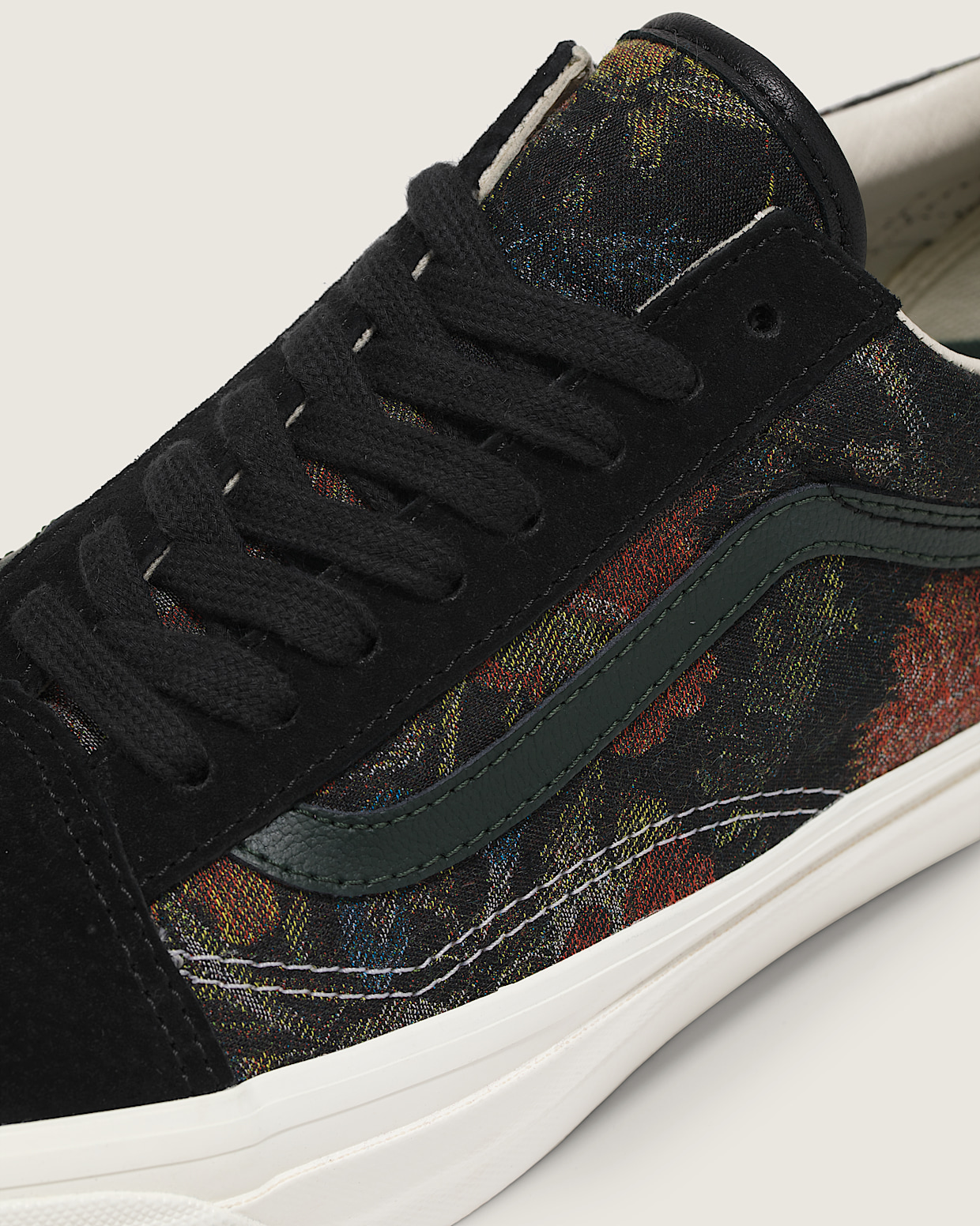 Premium Old Skool Jacquard in Floral Black Vans