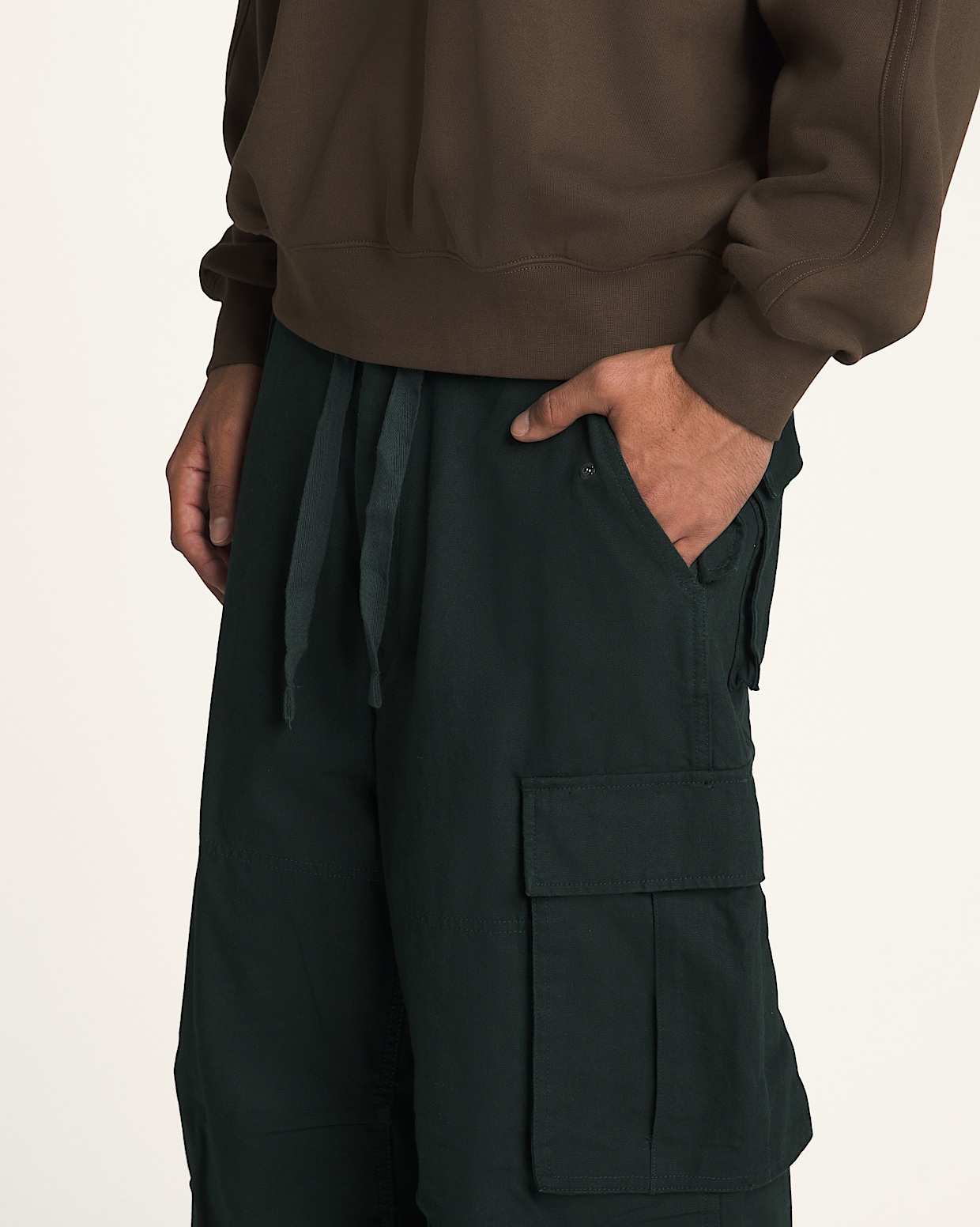 Black baggy cargo pants hot sale