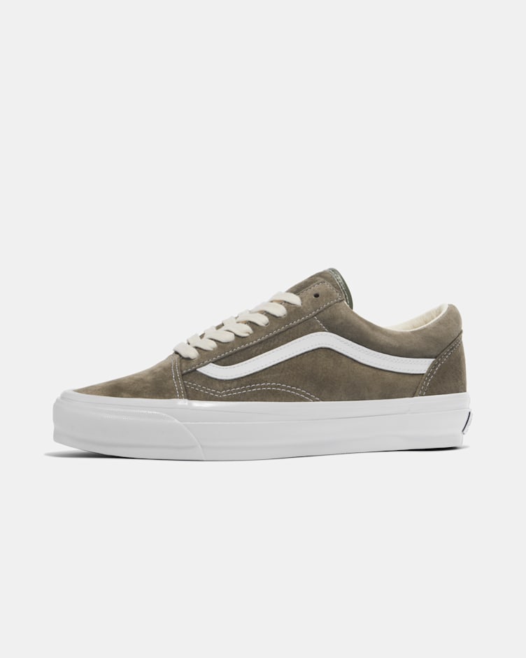 vans slip on black wear